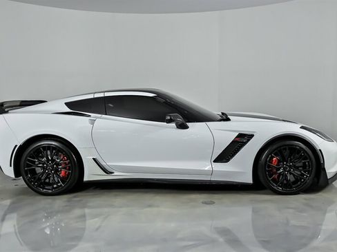 Used 2016 Chevrolet Corvette Z06 w/ 3LZ Preferred Equipment Group RWD image 14
