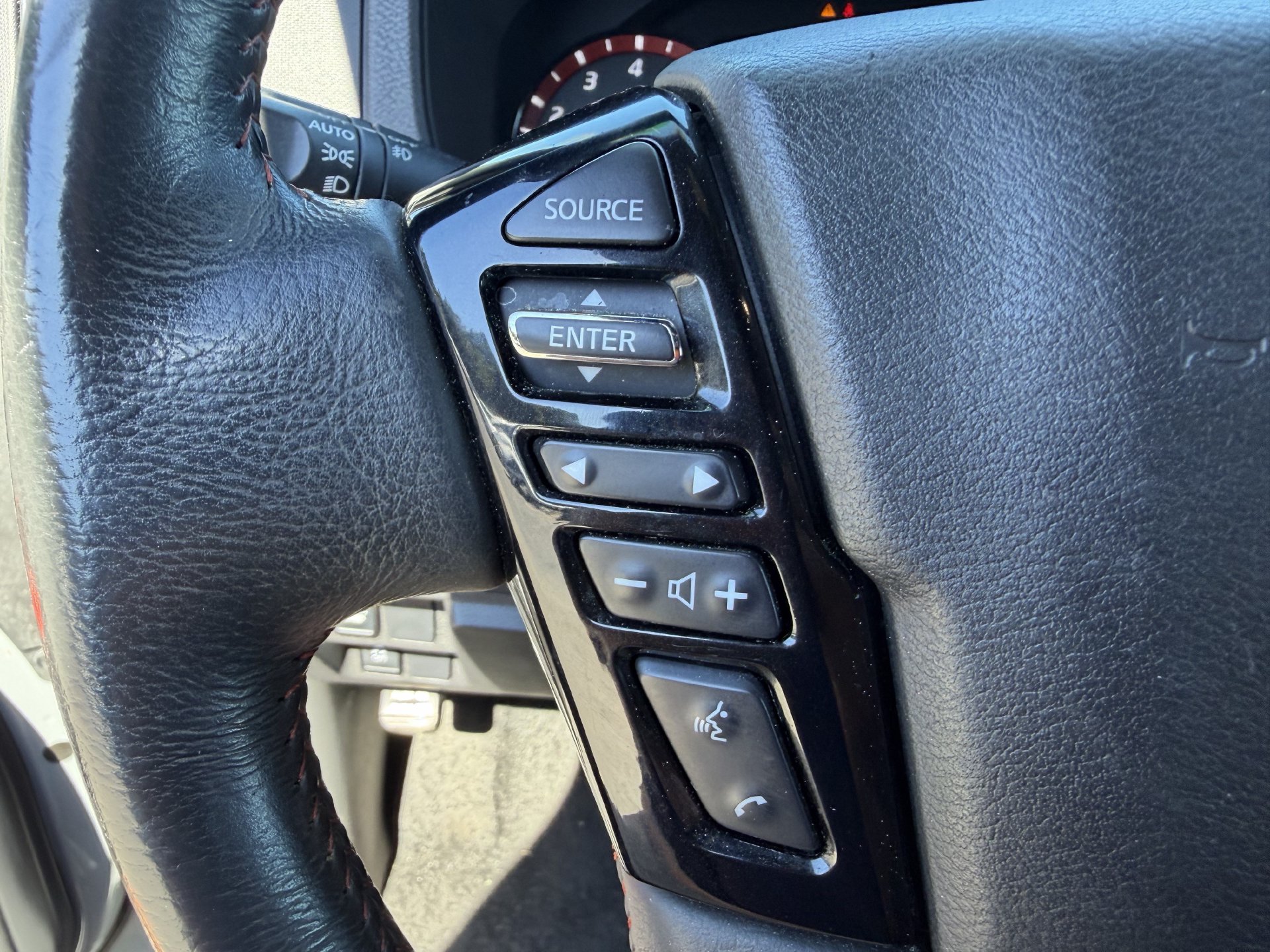 Used 2023 Nissan Frontier Pro-X w/ Tow Package RWD image 9