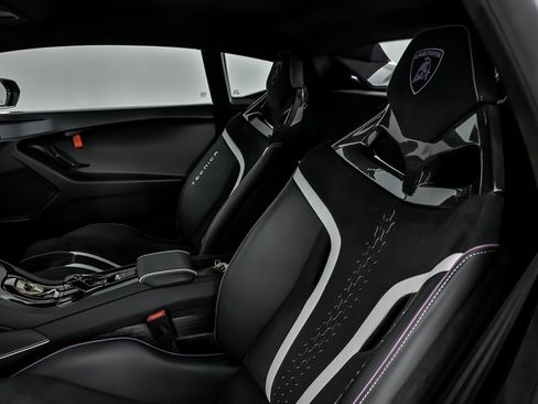 Used 2023 Lamborghini Huracan Tecnica RWD image 28