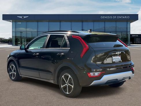 Used 2025 Kia Niro EX FWD image 2