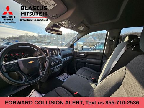 Used 2024 Chevrolet Silverado 2500 Custom w/ Custom Value Package image 12