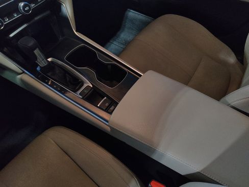 Used 2019 Honda Accord EX image 26