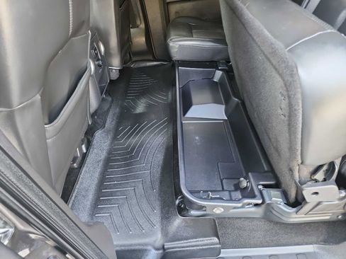 Used 2011 Ford F250 Lariat w/ Lariat Interior Pkg image 32