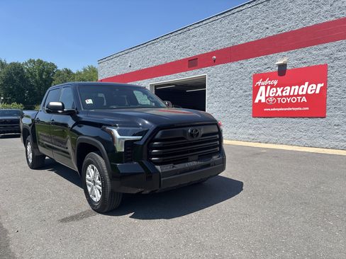 Certified 2025 Toyota Tundra SR5 w/ SR5 Convenience Package AWD/4WD image 1