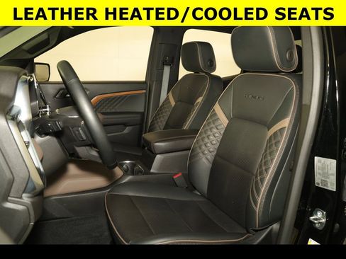 Used 2023 GMC Canyon Denali image 4