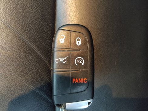 Used 2021 Jeep Grand Cherokee Limited image 32