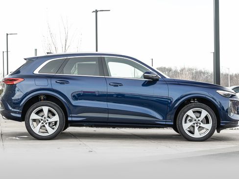 New 2025 Audi Q5 Premium Plus image 3