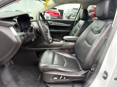 Used 2019 Cadillac XT5 Luxury AWD/4WD image 16