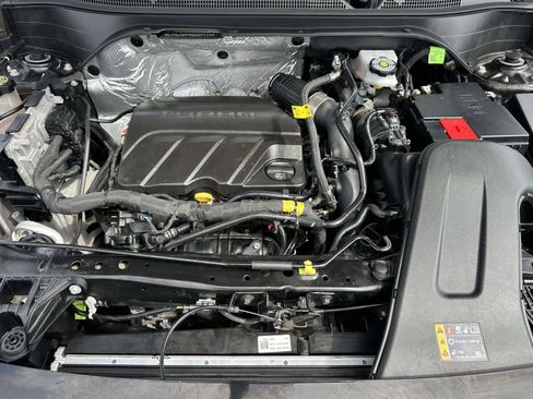 Certified 2025 Chevrolet Trax ACTIV w/ Sunroof Package FWD image 10