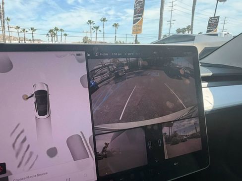 Used 2022 Tesla Model 3 Long Range AWD/4WD image 17