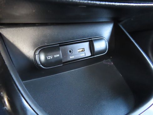 Used 2016 Kia Soul FWD image 11
