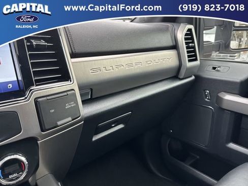 Used 2022 Ford F350 Platinum w/ FX4 Off-Road Package image 28
