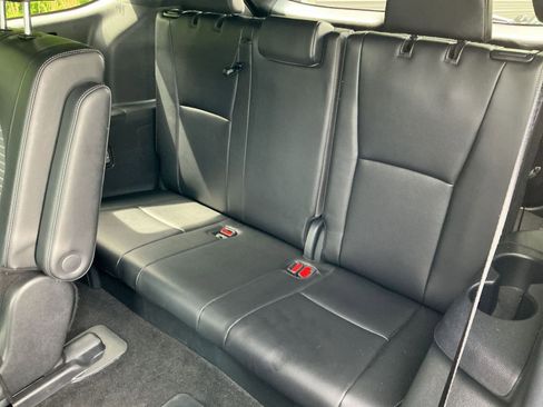 Used 2025 Toyota Highlander XSE AWD/4WD image 35