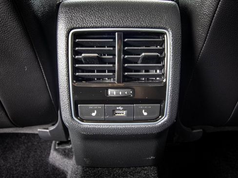 Used 2018 Volkswagen Passat 2.0T SE image 45