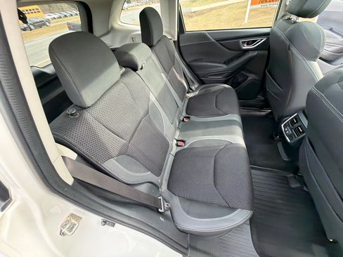 Used 2019 Subaru Forester Premium image 31