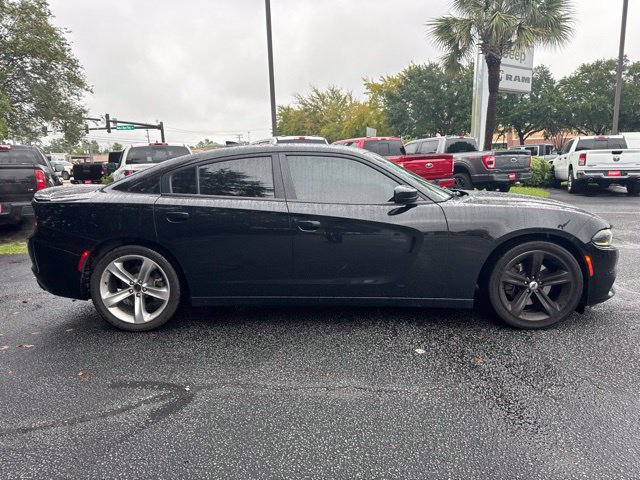 Used 2018 Dodge Charger R/T RWD image 9