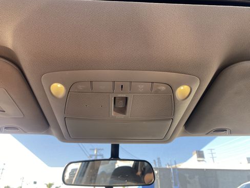 Used 2018 Nissan Rogue SV w/ Premium Package image 24