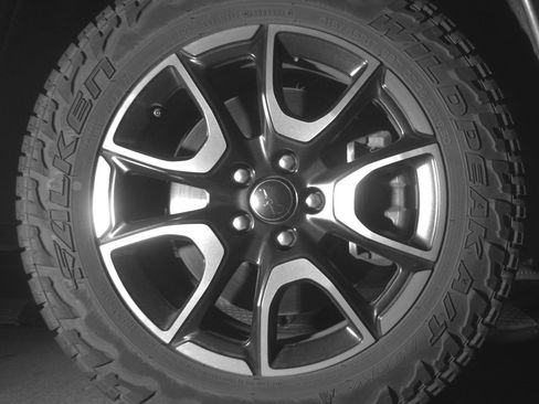 Used 2025 Jeep Compass Trailhawk image 13