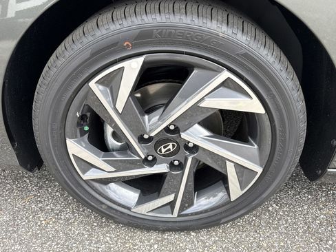 New 2026 Hyundai Elantra Limited FWD image 9