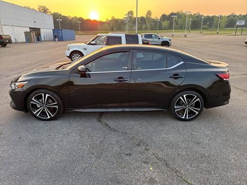 Used 2021 Nissan Sentra SR FWD image 9