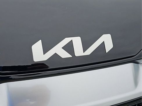 Certified 2025 Kia Sportage SX image 9