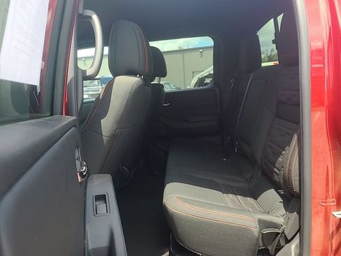 Used 2025 Nissan Frontier PRO-4X AWD/4WD image 23