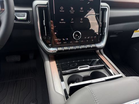 New 2026 GMC Yukon Denali w/ LPO, Floor Liner Package AWD/4WD image 15