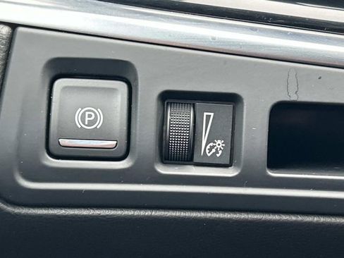 Used 2024 Cadillac XT6 Luxury w/ LPO, Floor Liner Package image 31