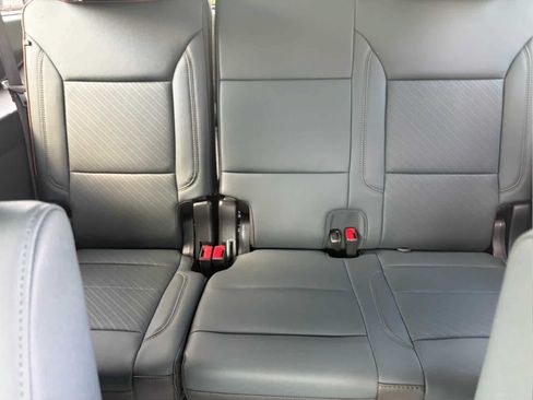 Used 2026 GMC Yukon XL AT4 AWD/4WD image 23