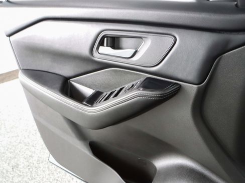 Used 2024 Nissan Rogue SV image 21