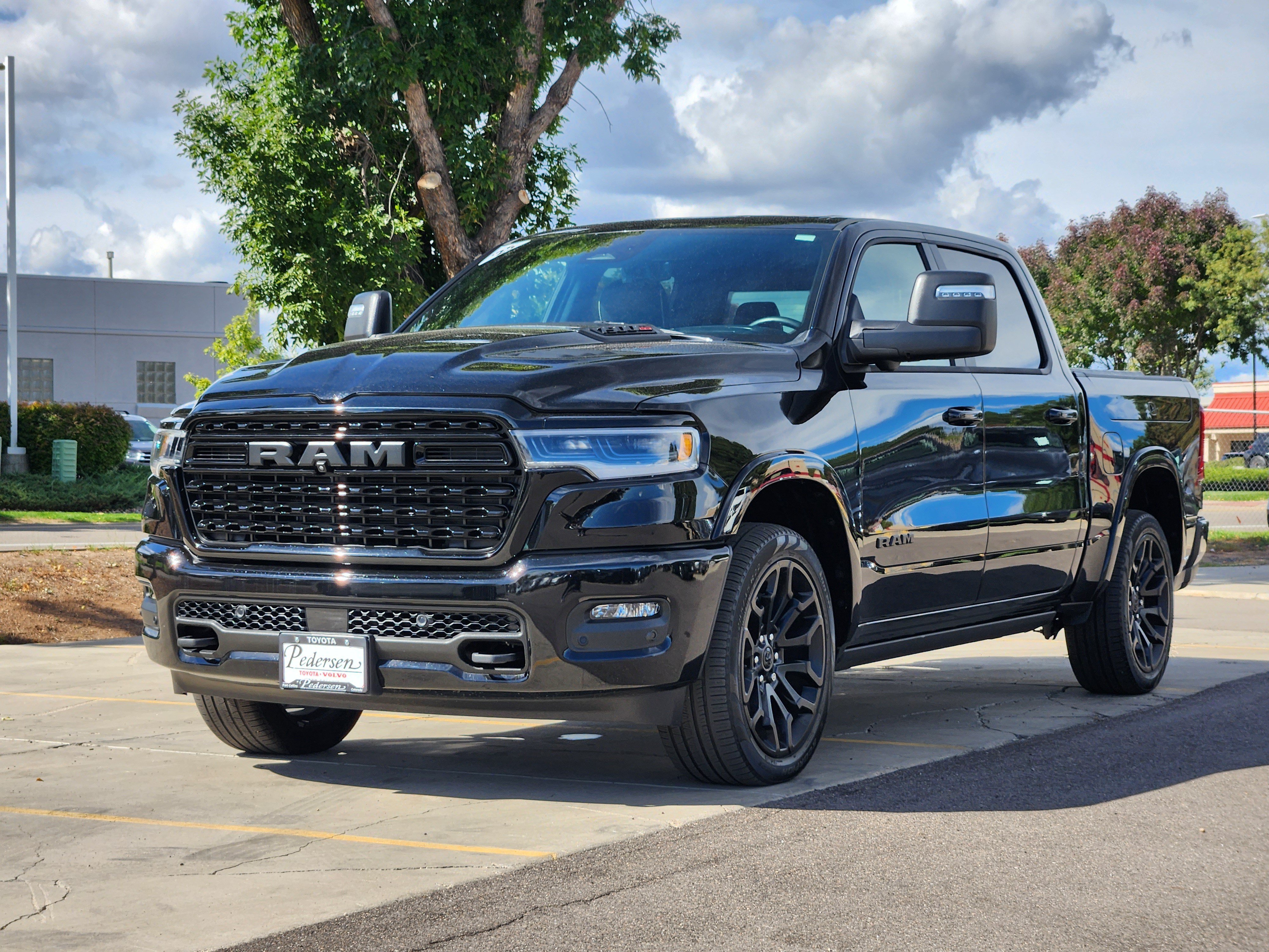 Used 2025 RAM 1500 Limited AWD/4WD image 3