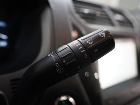 Used 2018 Ford Explorer XLT w/ Equipment Group 202A image 15