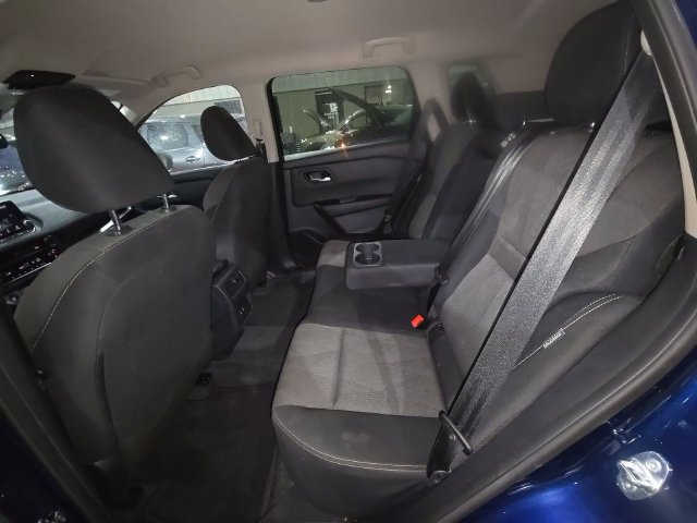 Used 2026 Nissan Rogue SV FWD image 3
