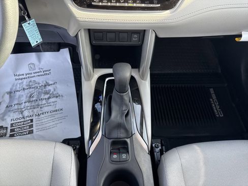New 2025 Toyota Corolla Cross L image 20