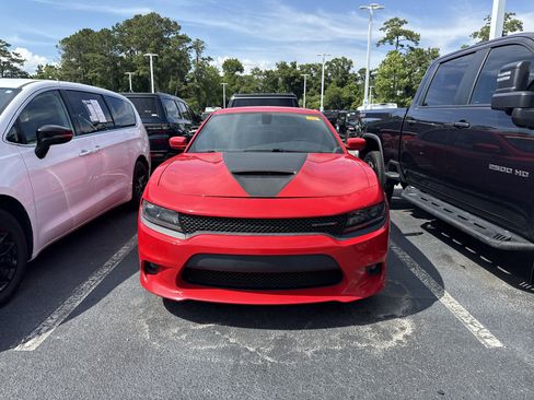 Used 2018 Dodge Charger SXT Plus RWD image 3