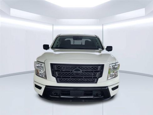Used 2024 Nissan Titan SV AWD/4WD image 4