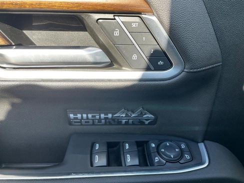 Used 2022 Chevrolet Silverado 1500 High Country w/ High Country Premium Package image 16