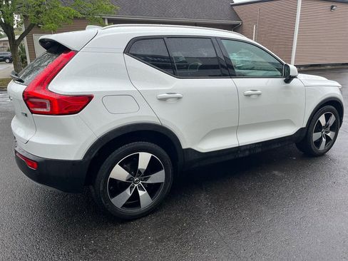 Used 2019 Volvo XC40 T5 Momentum AWD/4WD image 6