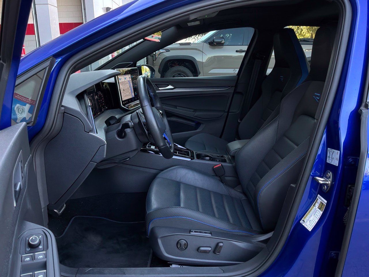 Used 2025 Volkswagen Golf AWD/4WD image 11