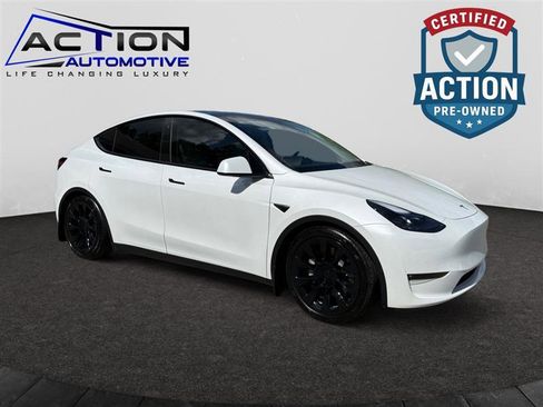 Used 2022 Tesla Model Y Long Range image 1