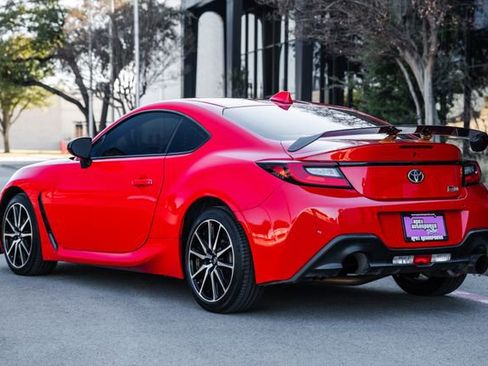 Used 2023 Toyota GR86 image 7