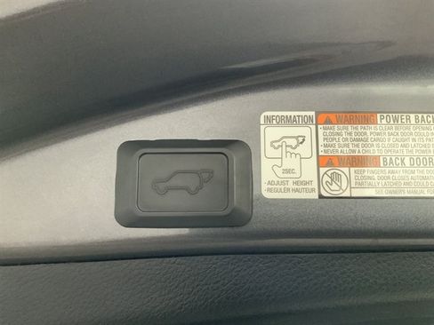 Used 2015 Toyota RAV4 Limited w/ Technology Package AWD/4WD image 9