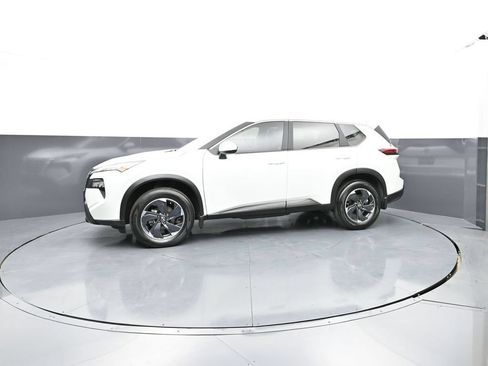 Used 2026 Nissan Rogue SV AWD/4WD image 4