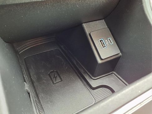 Used 2023 Ford Edge Titanium w/ Class II Trailer Tow Package image 23