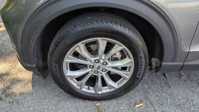 Used 2023 Ford Explorer Limited w/ Equipment Group 301A AWD/4WD image 9