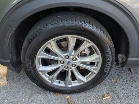 Used 2023 Ford Explorer Limited w/ Equipment Group 301A AWD/4WD image 9