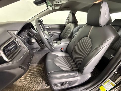 Used 2024 Toyota Camry SE w/ Protection Package (Q2) (TMS) image 5