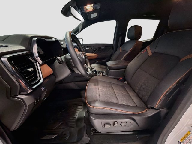 Used 2024 GMC Canyon AT4 w/ Technology Package AWD/4WD image 19