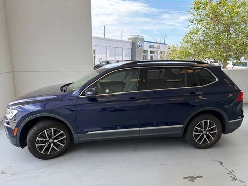 Used 2021 Volkswagen Tiguan SE FWD image 2