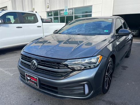 Used 2023 Volkswagen Jetta Sport FWD image 2